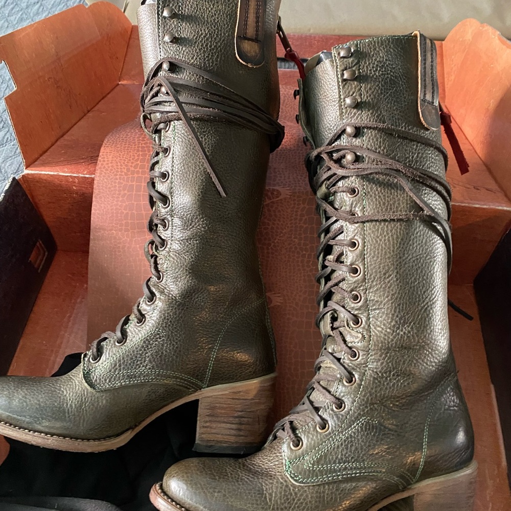 Freebird by Steven Grany boot NIB size 8 Olive